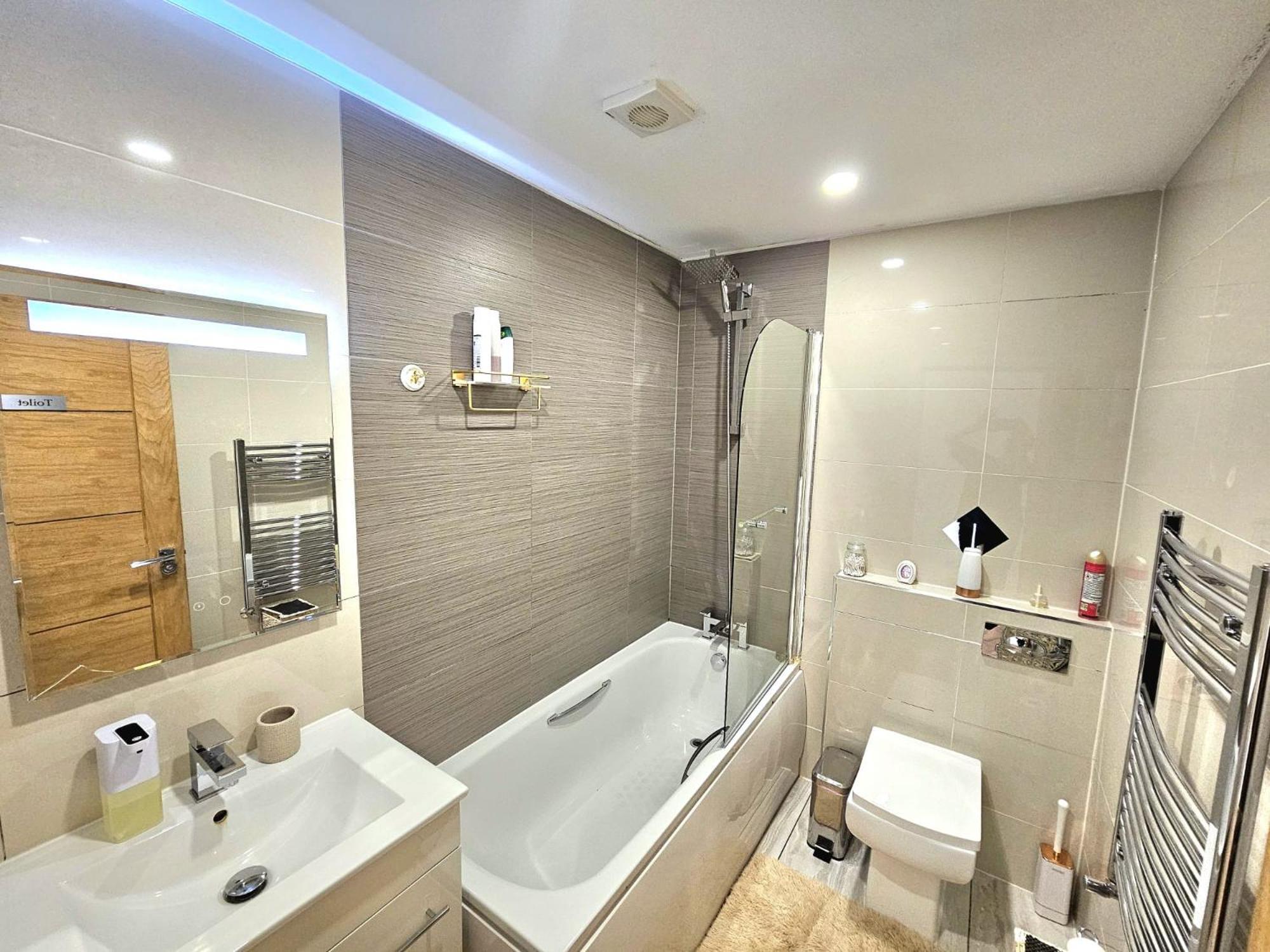 Claire Double Room Лондон Екстериор снимка