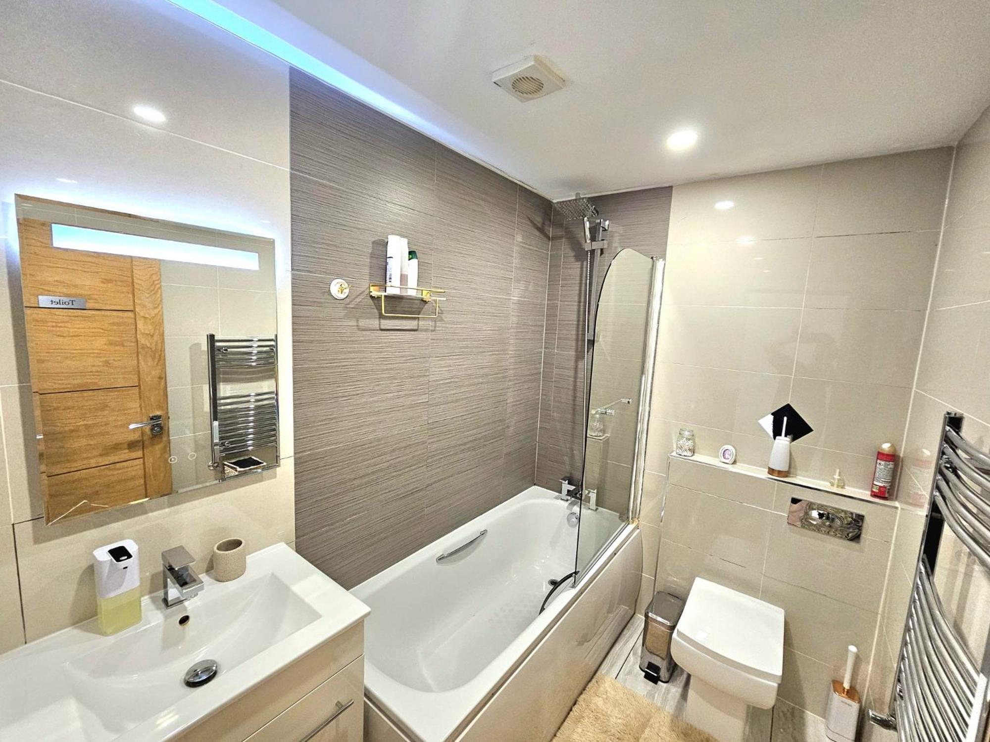 Claire Double Room Лондон Екстериор снимка