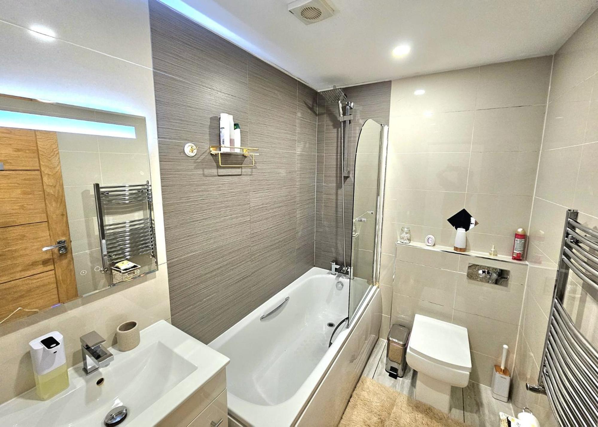 Claire Double Room Лондон Екстериор снимка