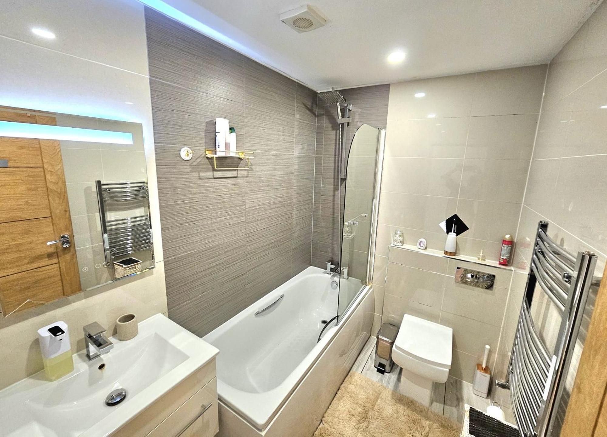 Claire Double Room Лондон Екстериор снимка