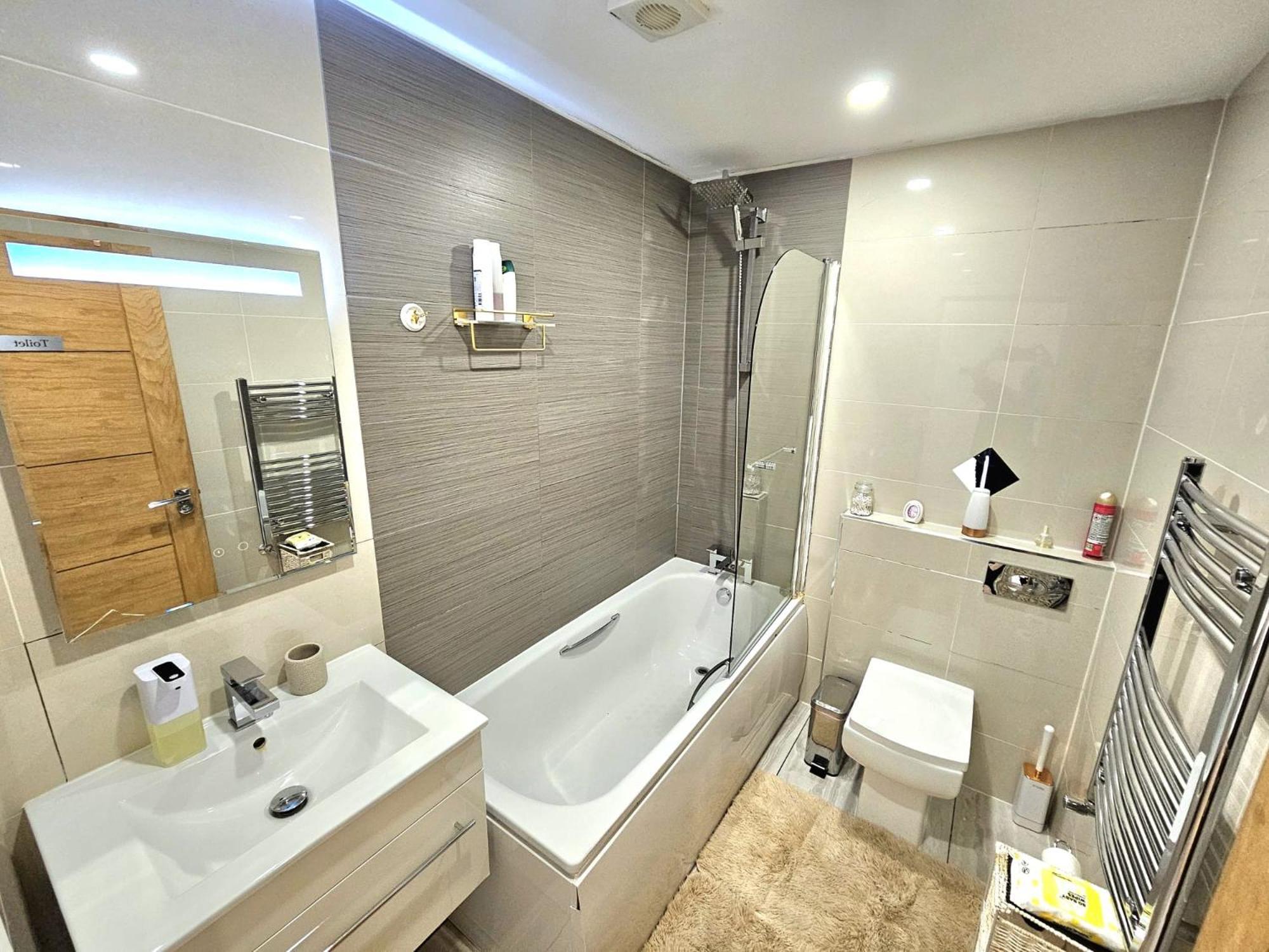 Claire Double Room Лондон Екстериор снимка